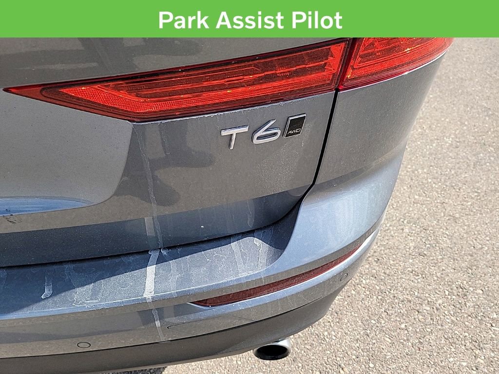 Used 2019 Volvo XC60 T6 Momentum w/ Multimedia Package image 17