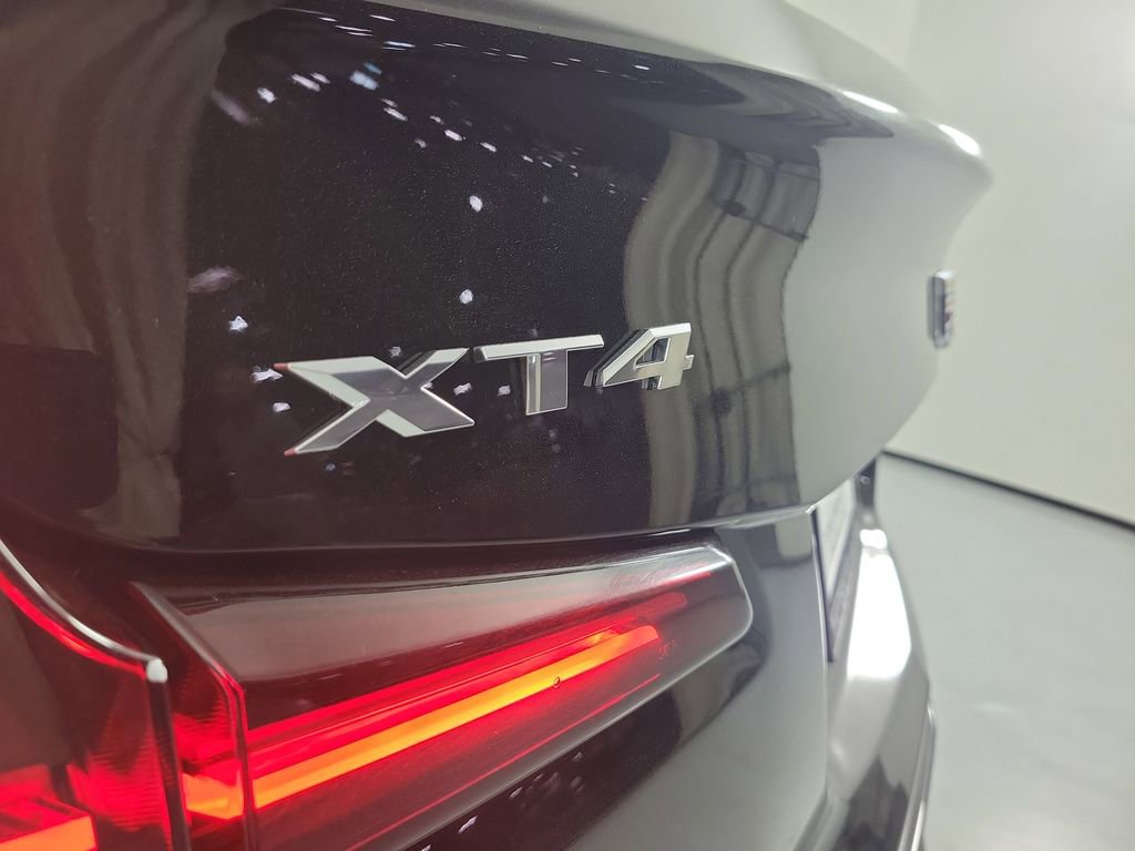 Certified 2023 Cadillac XT4 Luxury w/ Cold Weather Package image 6