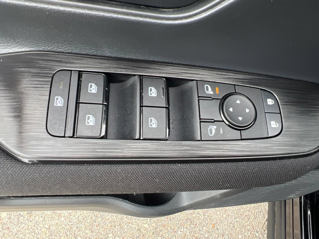 Certified 2025 Nissan Kicks S AWD/4WD image 46