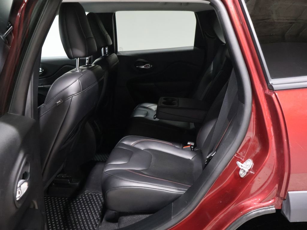 Used 2021 Jeep Cherokee Trailhawk image 17