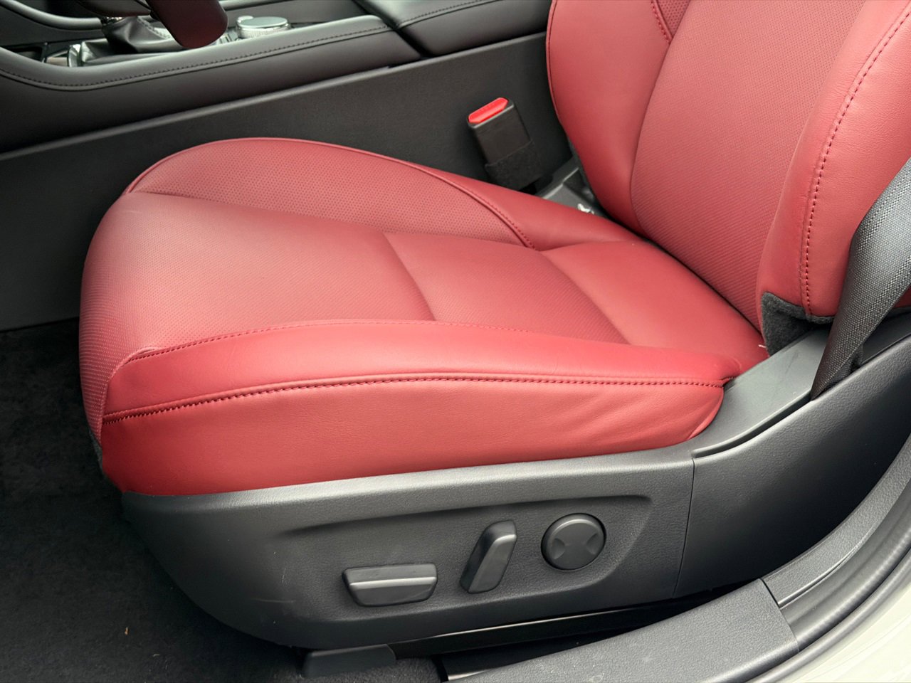 New 2026 MAZDA MAZDA3 Hatchback w/Premium Plus Pkg image 15