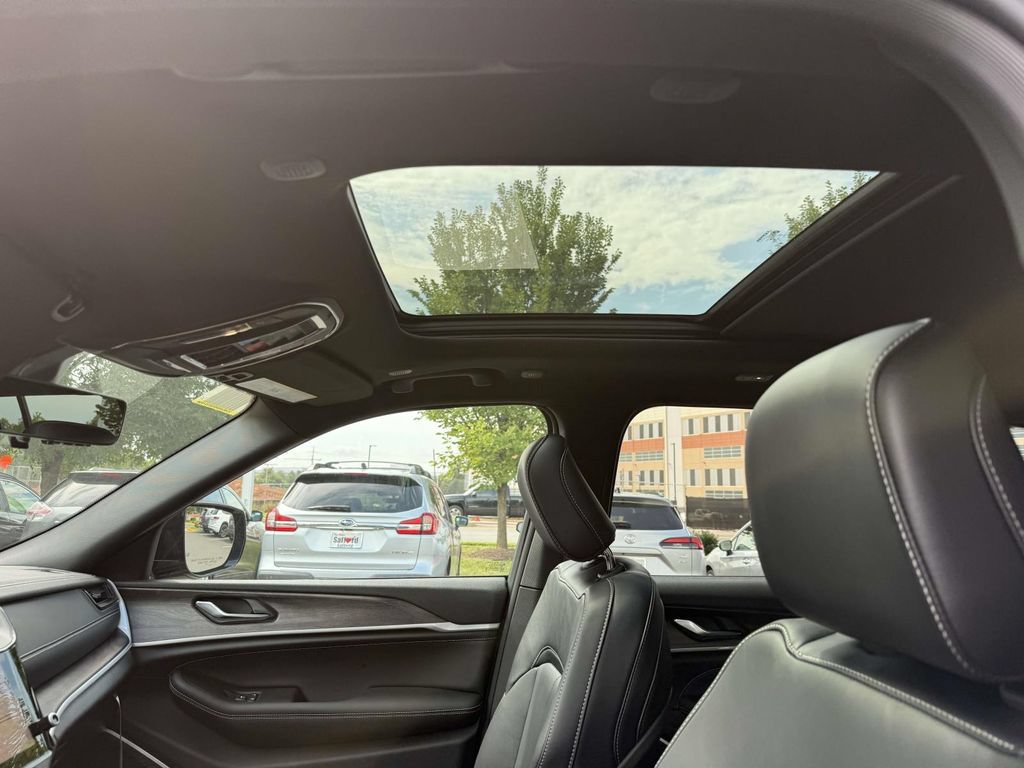 New 2027 Jeep Grand Cherokee Limited AWD/4WD image 4