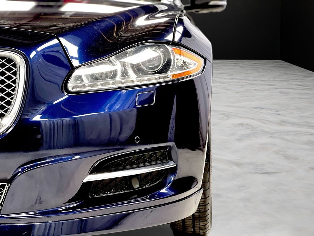 Used 2015 Jaguar XJ AWD/4WD image 9