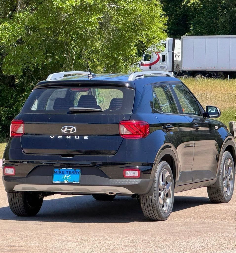 New 2026 Hyundai Venue SEL FWD image 13