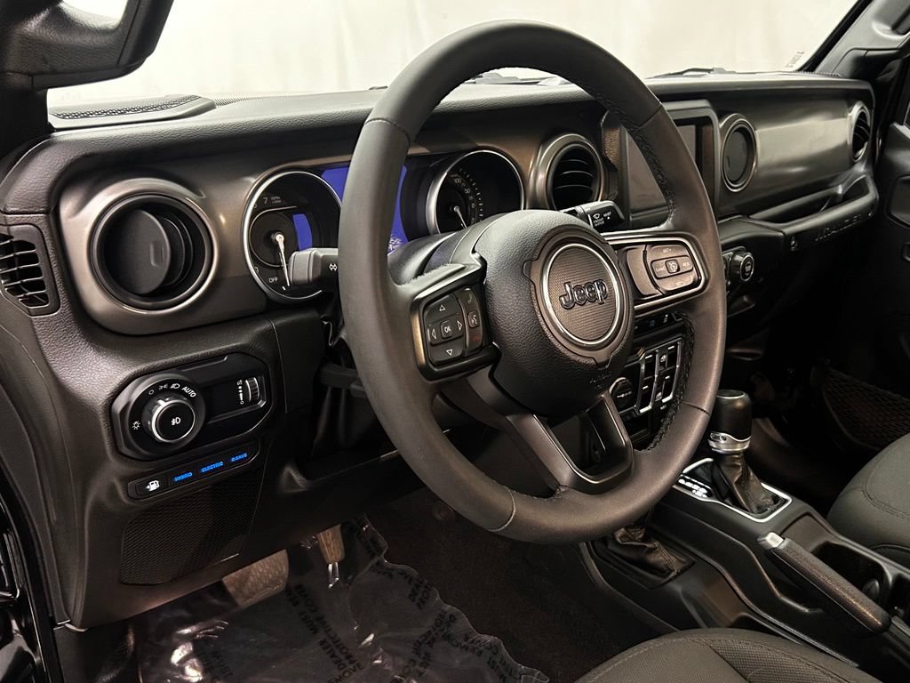Used 2023 Jeep Wrangler Unlimited w/ Cold Weather Group AWD/4WD image 11