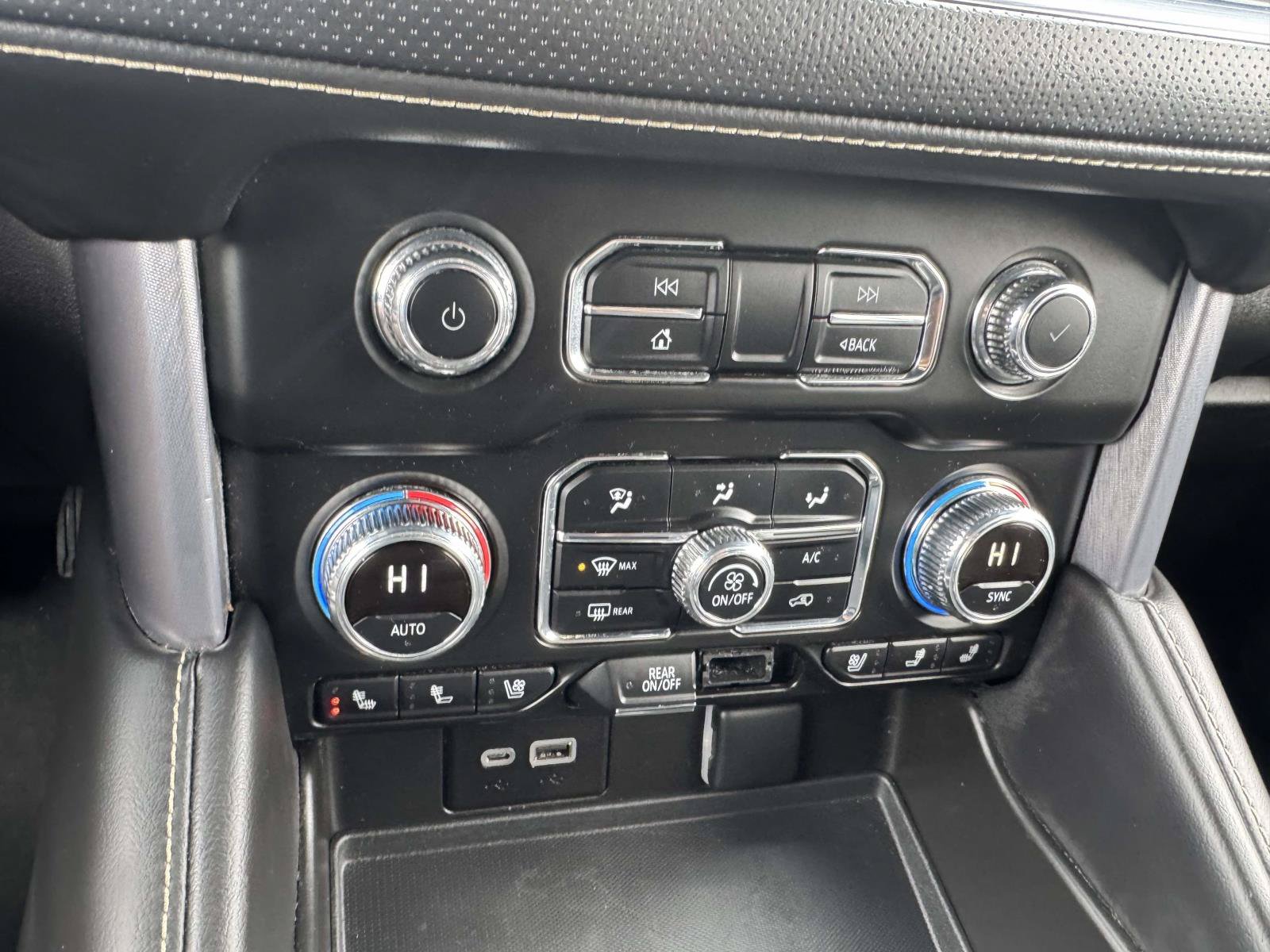Used 2024 GMC Yukon SLT AWD/4WD image 31