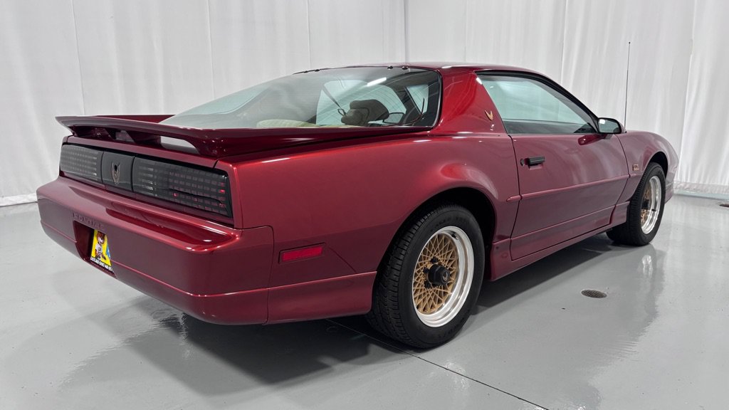Used 1987 Pontiac Firebird Trans Am RWD image 5