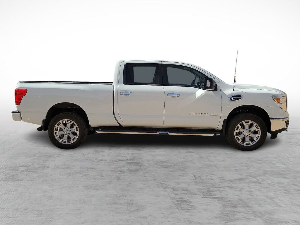 Used 2019 Nissan Titan SV w/ SV Convenience Package image 12
