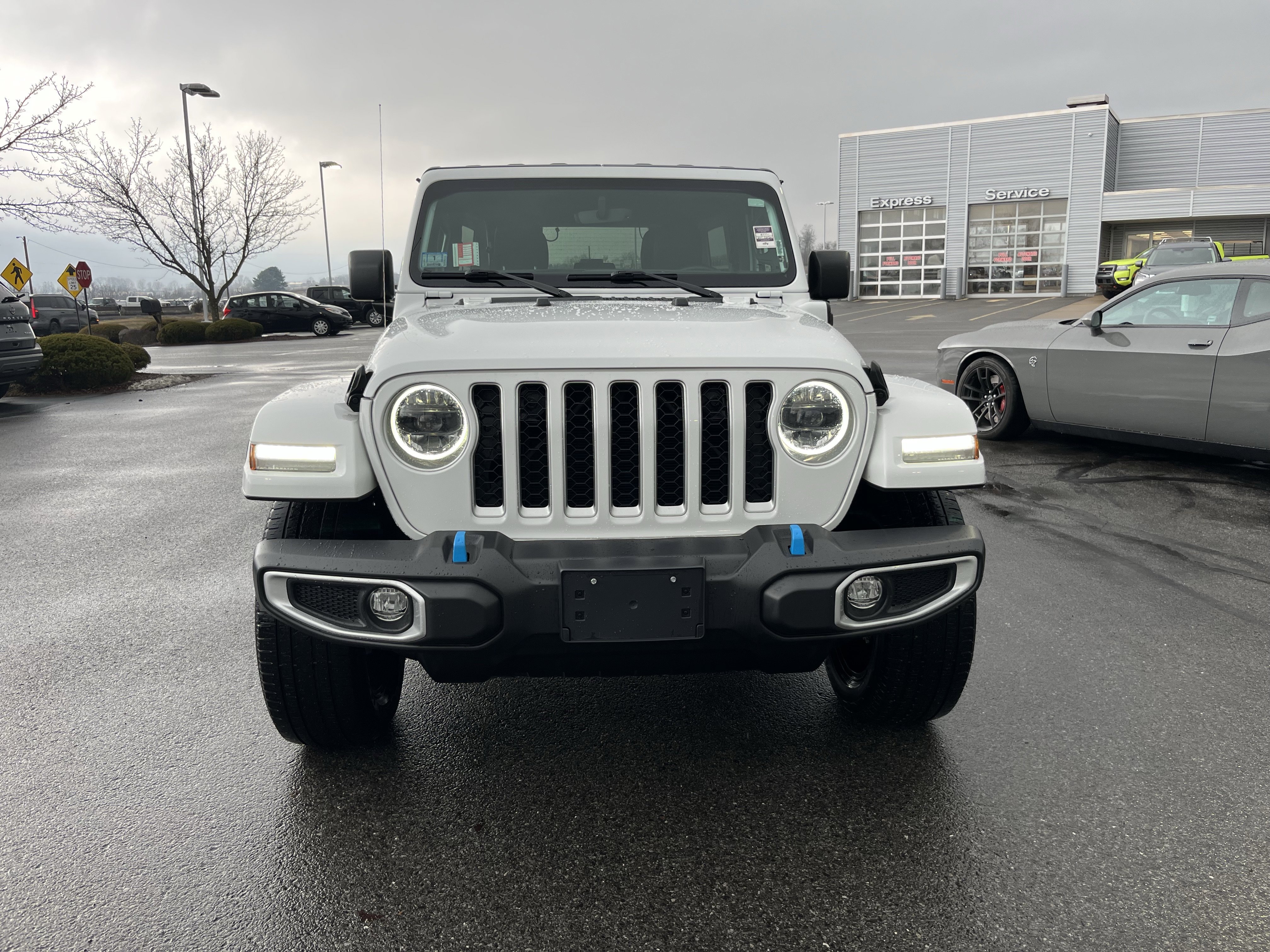 Used 2023 Jeep Wrangler Unlimited Sahara w/ Cold Weather Group image 9