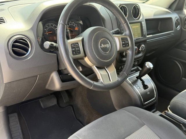 Used 2016 Jeep Patriot Latitude FWD image 13