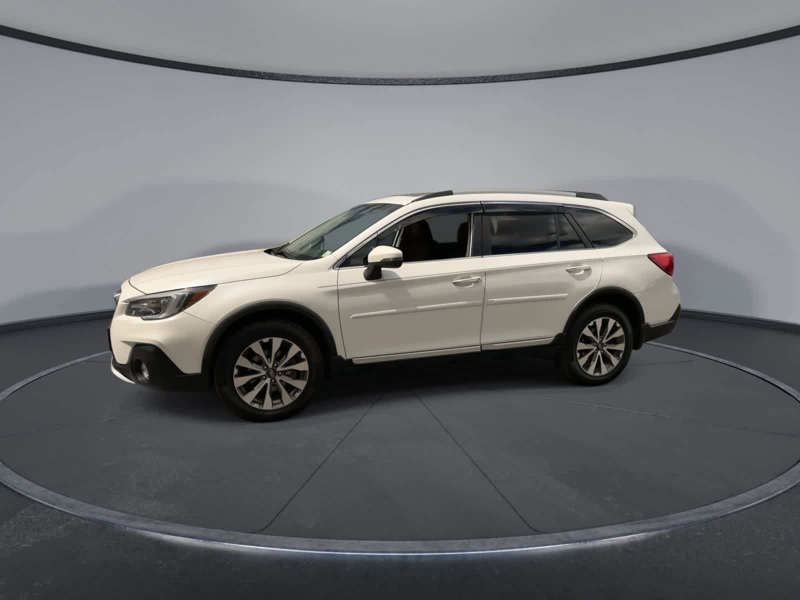 Used 2019 Subaru Outback 3.6R Touring AWD/4WD image 4