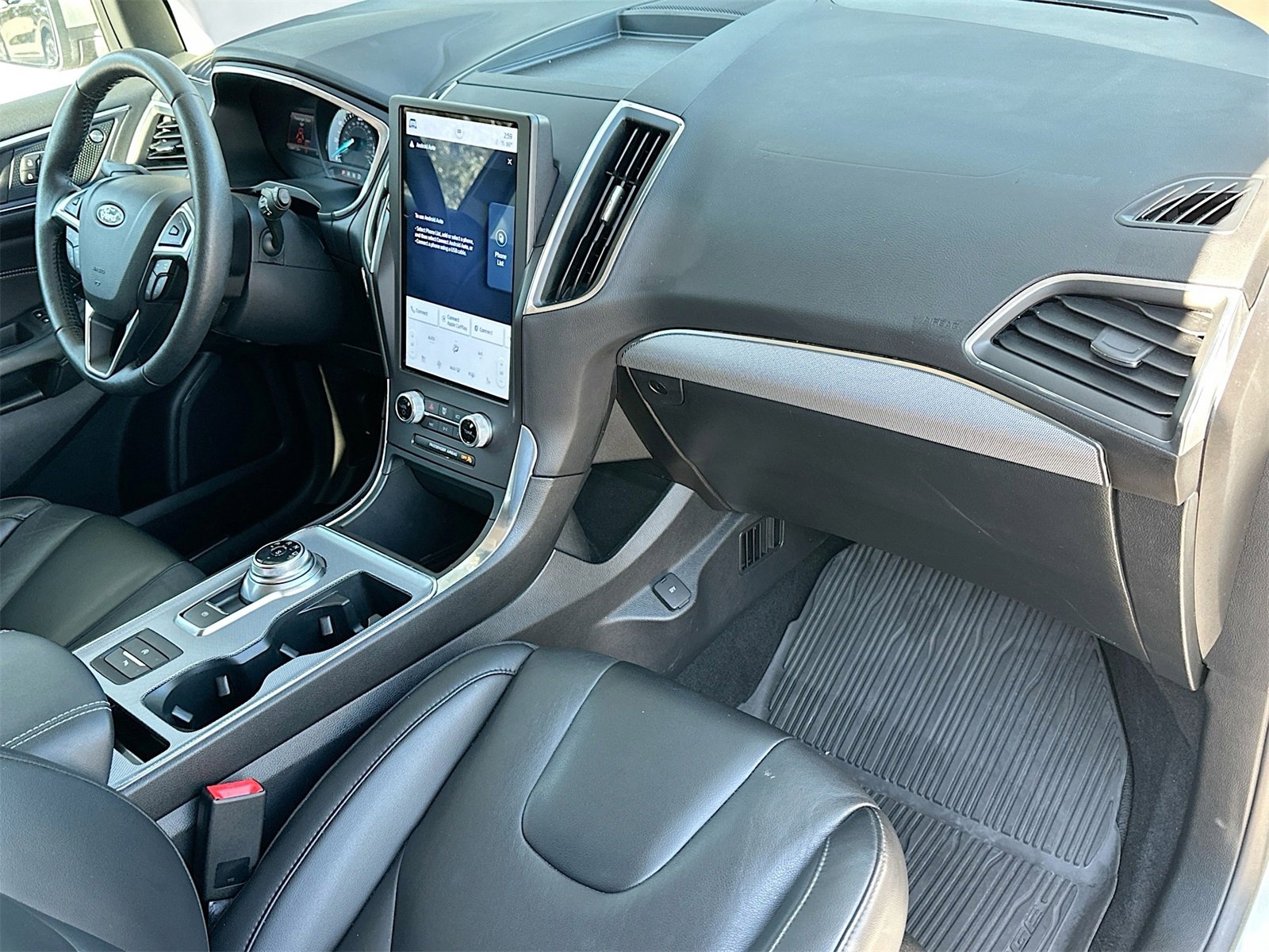 Used 2021 Ford Edge Titanium image 29