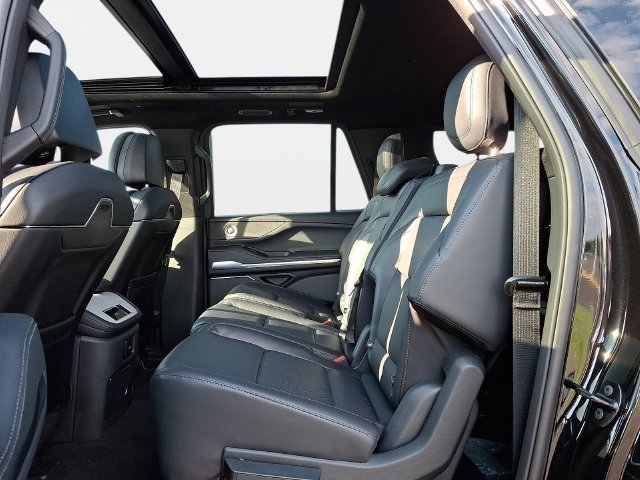 New 2027 Lincoln Navigator L Reserve w/ Jet Appearance Package AWD/4WD image 9