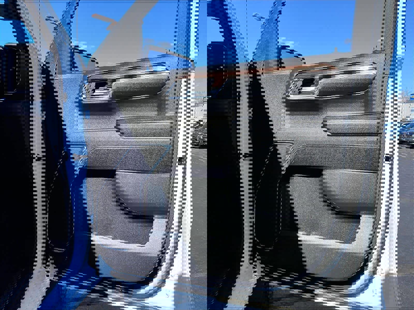 Used 2023 Chevrolet Silverado 1500 LT image 12