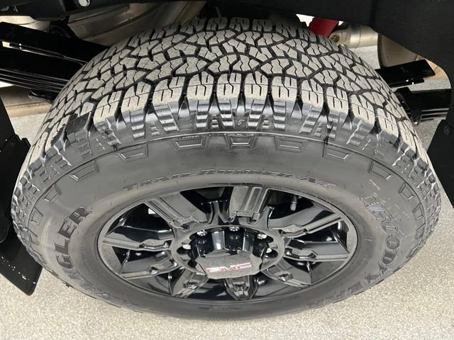 Used 2025 GMC Sierra 3500 AT4 w/ AT4 Premium Plus Package image 15