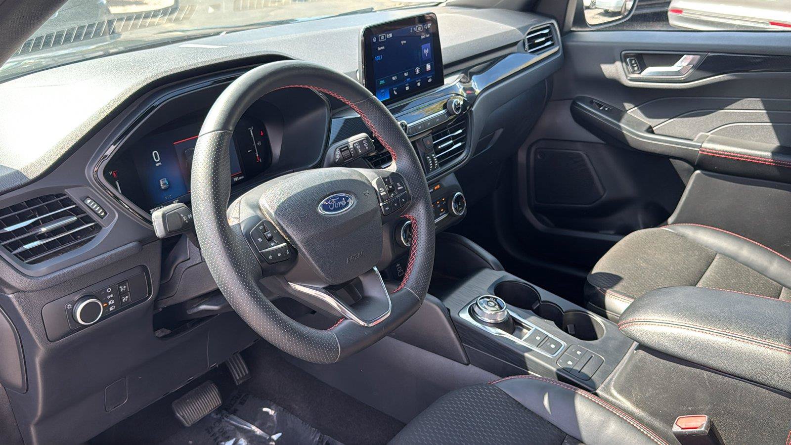 Used 2025 Ford Escape ST-Line FWD image 19