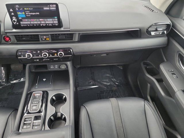 Used 2023 Honda Pilot Touring image 15