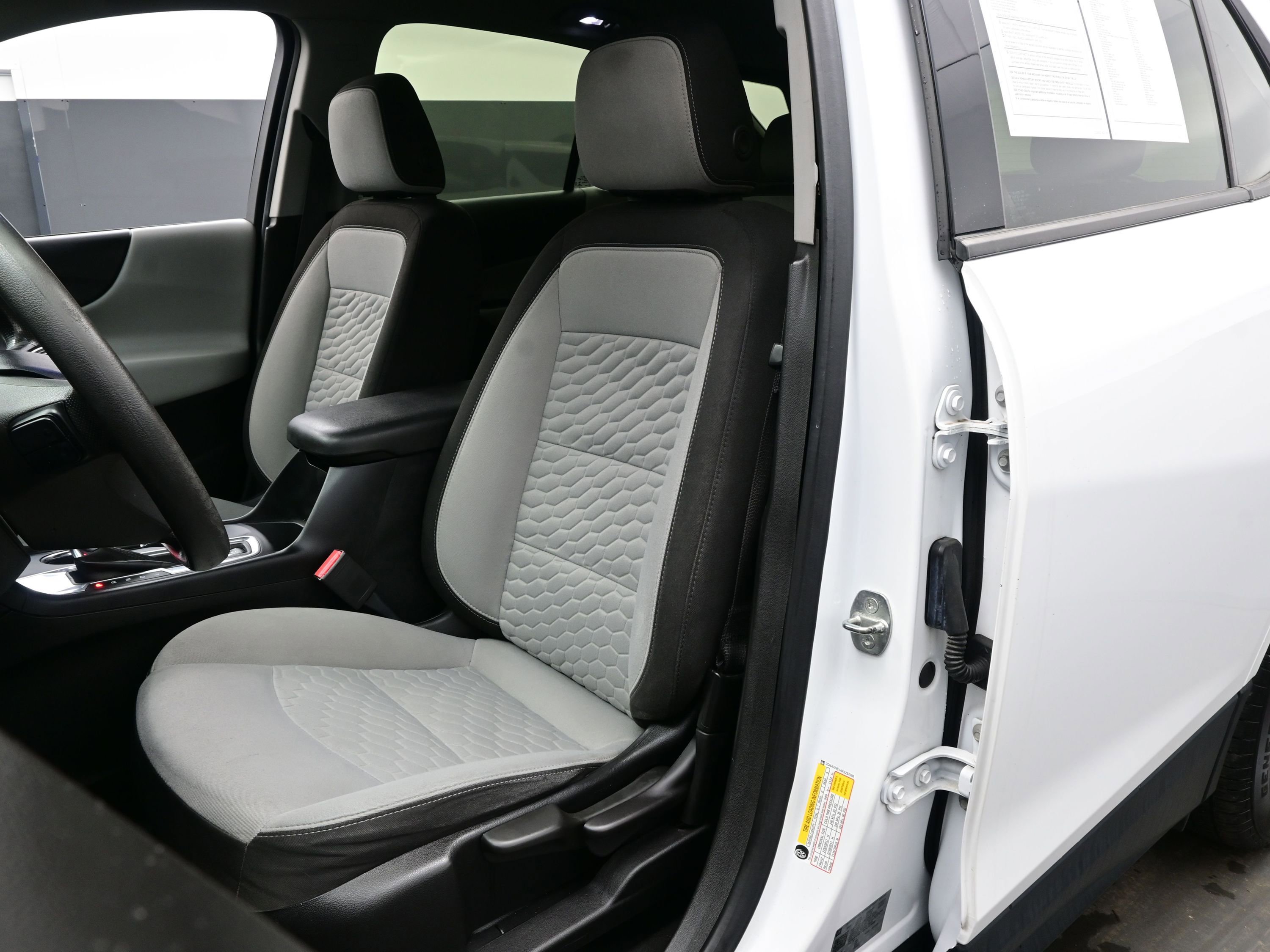 Used 2019 Chevrolet Equinox LS image 11