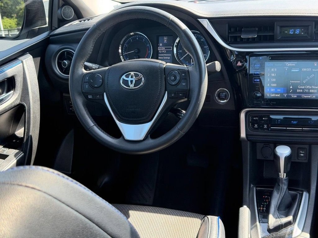 Used 2017 Toyota Corolla SE w/ SE Premium Package FWD image 13