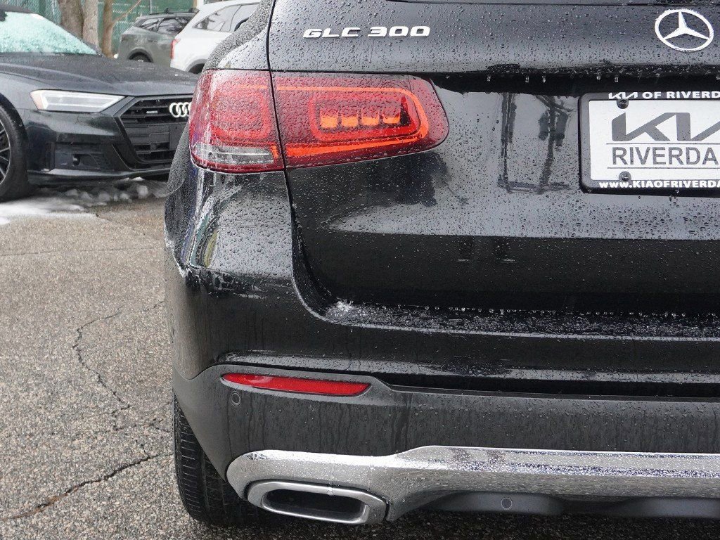 Used 2022 Mercedes-Benz GLC 300 4MATIC w/ Premium Package Lite image 14