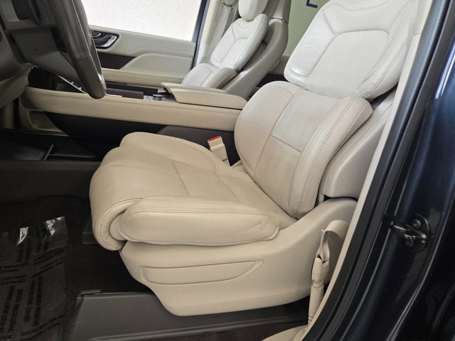 Used 2021 Lincoln Navigator Reserve w/ Luxury Package AWD/4WD image 23