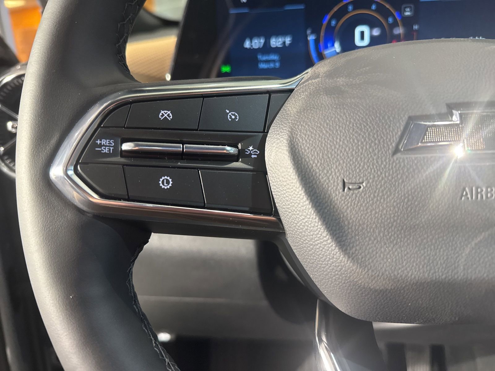 New 2026 Chevrolet Equinox ACTIV w/ Convenience Package III AWD/4WD image 23