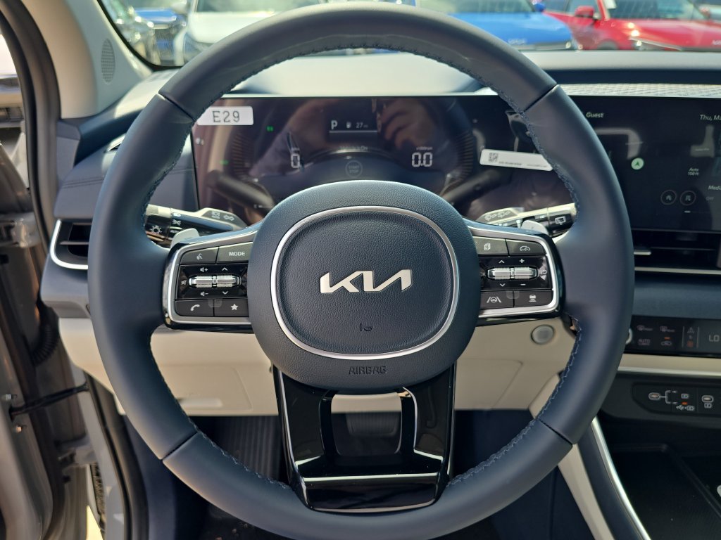 New 2026 Kia Carnival EX FWD image 31