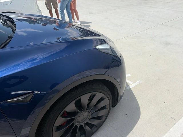 Used 2024 Tesla Model Y Performance AWD/4WD image 17
