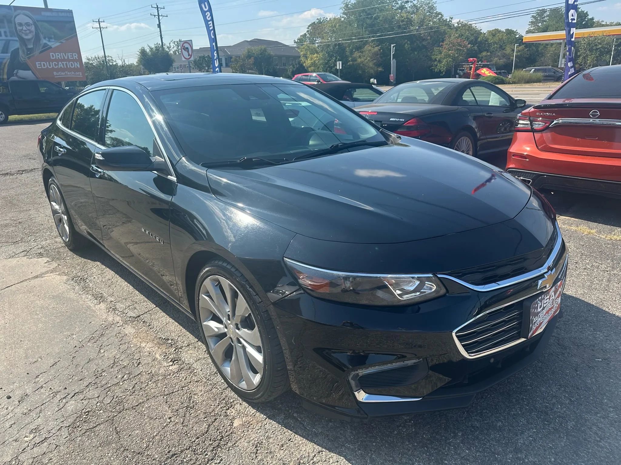 Used 2017 Chevrolet Malibu Premier w/ Premier Sun and Wheel Package image 10