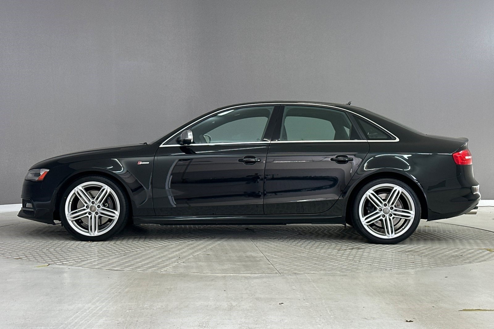 Used 2015 Audi S4 Premium Plus w/ Technology Package AWD/4WD image 2