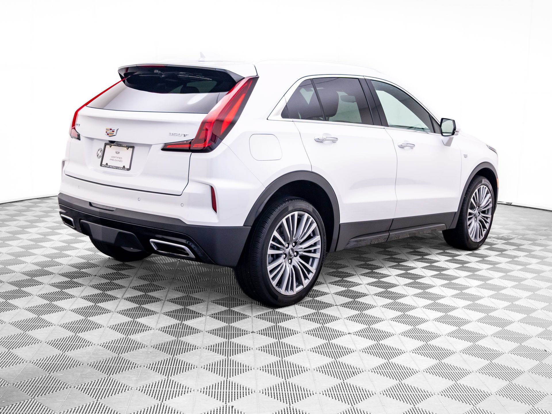 Certified 2024 Cadillac XT4 Premium Luxury w/ Technology Package FWD image 6