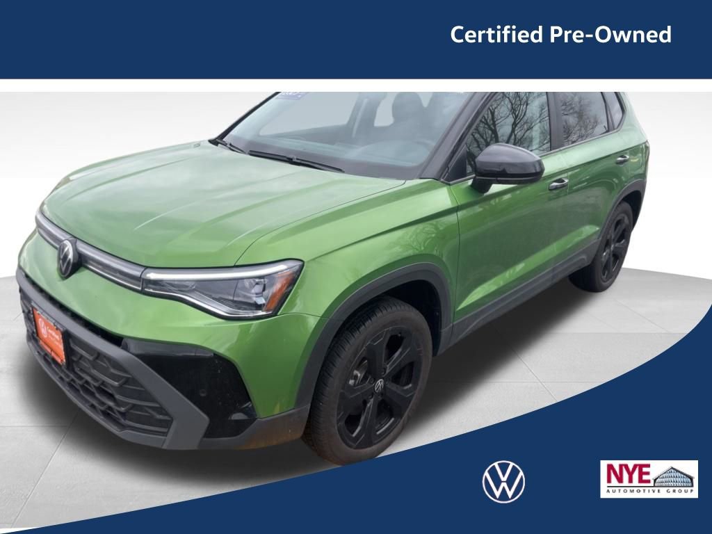 Used 2025 Volkswagen Taos SE image 1