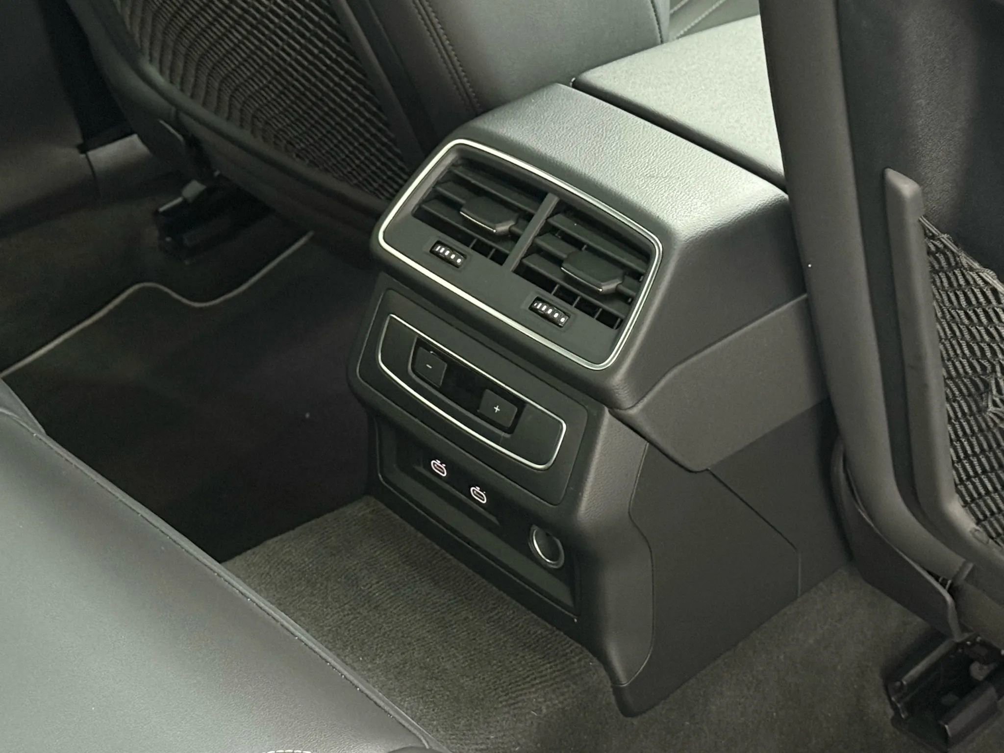 Used 2021 Audi A6 Premium Plus w/ Premium Plus Package image 44