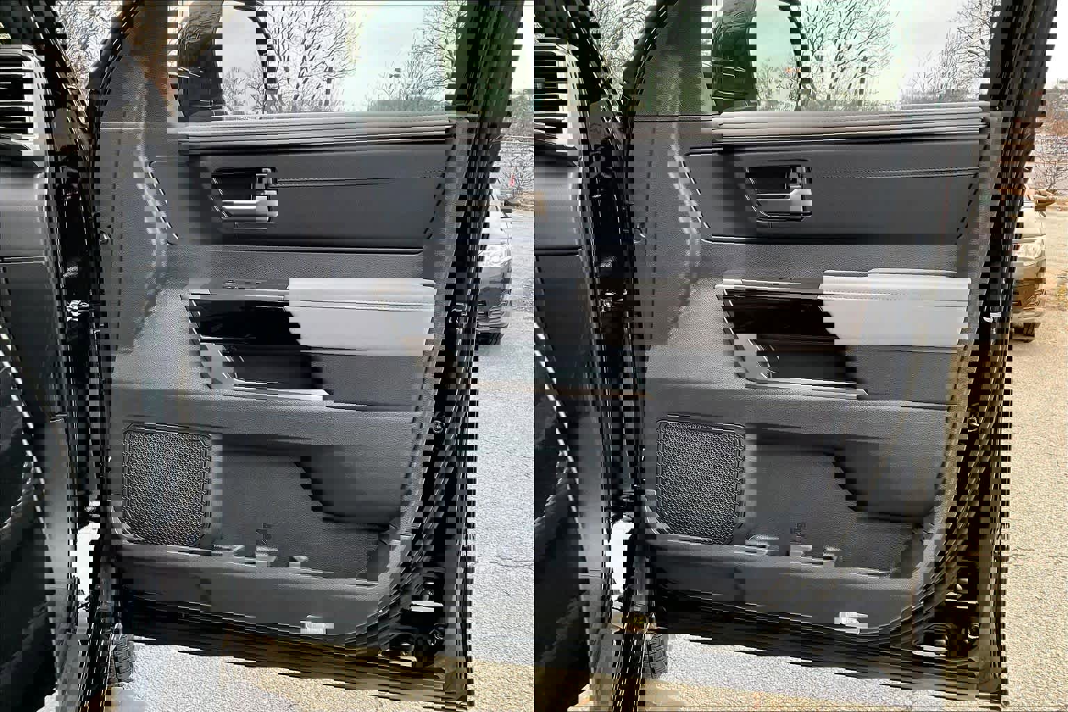 Used 2025 Toyota Tundra Limited image 23