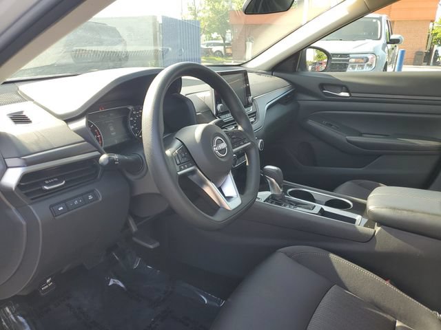 Used 2024 Nissan Altima 2.5 SV FWD image 8