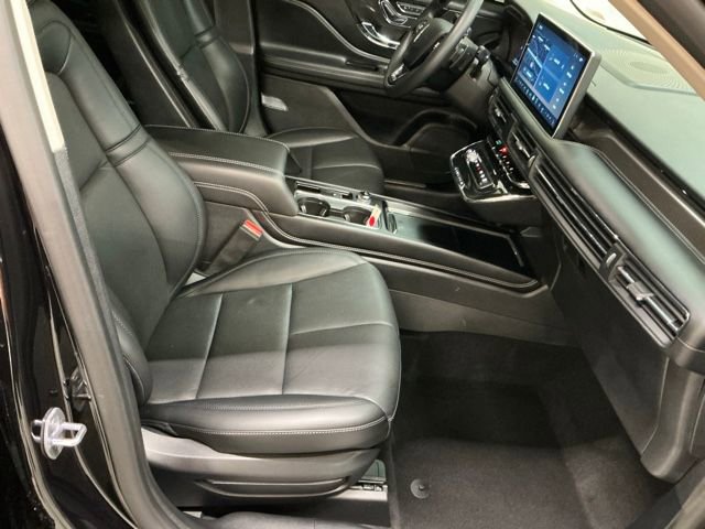 Used 2024 Lincoln Corsair Reserve w/ Jet Appearance Package image 18
