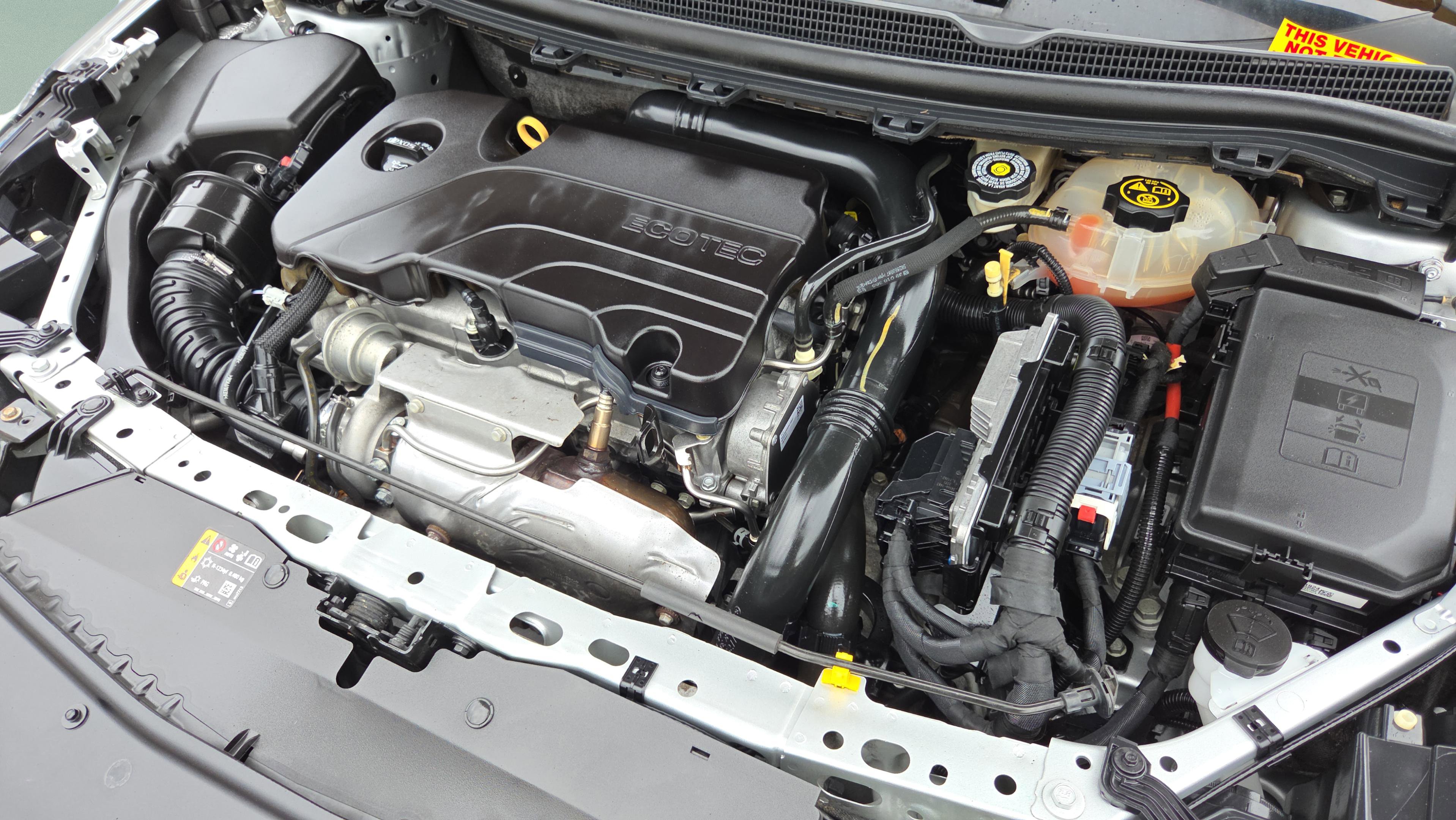 Used 2018 Chevrolet Cruze LS image 18