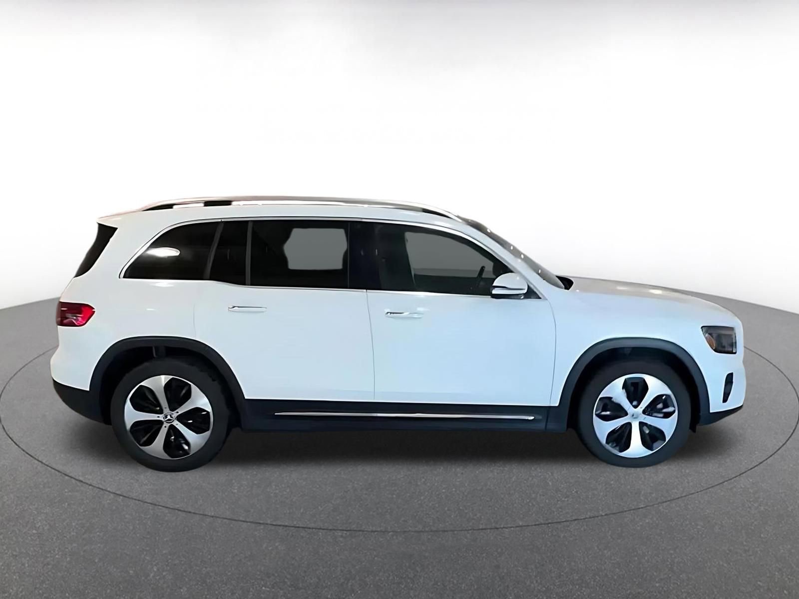 Used 2025 Mercedes-Benz GLB 250 image 16