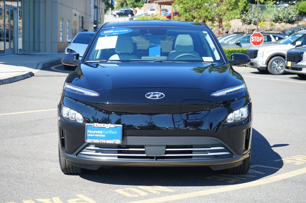 Certified 2023 Hyundai Kona Limited FWD image 2