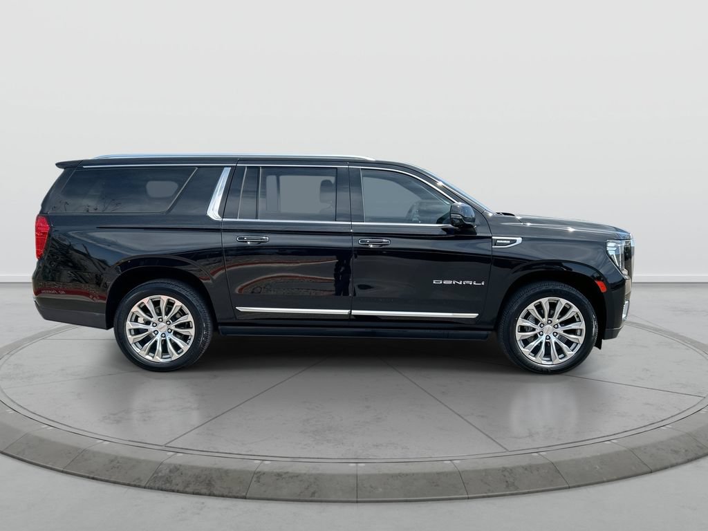 Used 2023 GMC Yukon XL Denali w/ Max Trailering Package AWD/4WD image 9