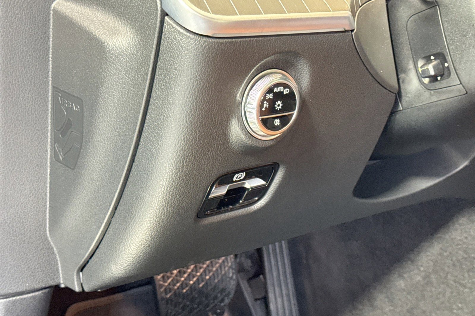Used 2022 Mercedes-Benz C 300 Sedan image 10