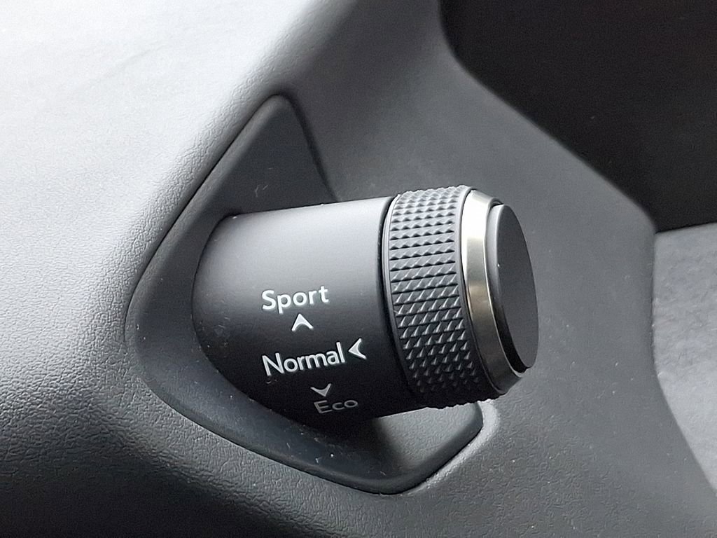 Used 2022 Lexus UX 250h w/ Premium Package image 26