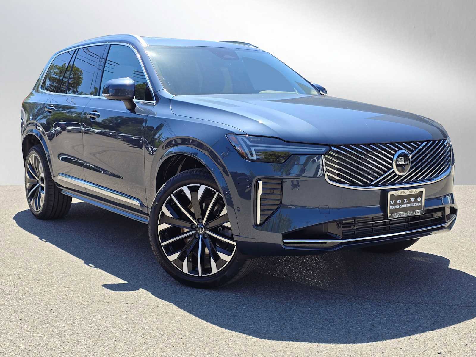 New 2026 Volvo XC90 T8 Plus w/ Protection Package Premier