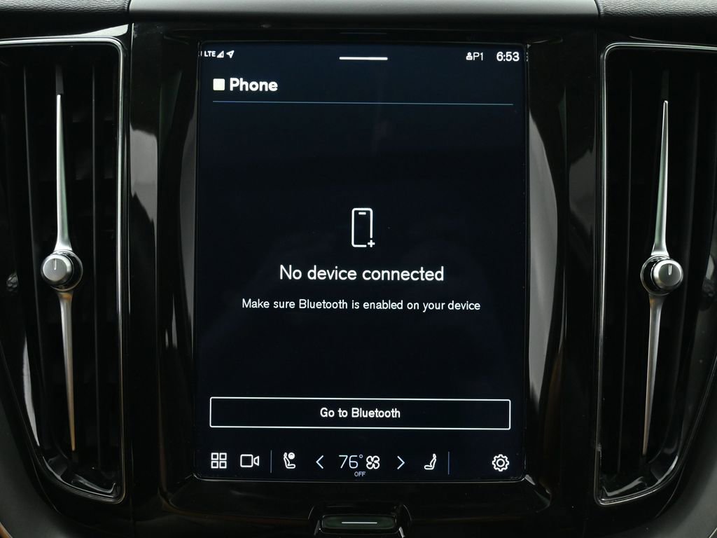 Used 2023 Volvo XC60 B5 Core image 30