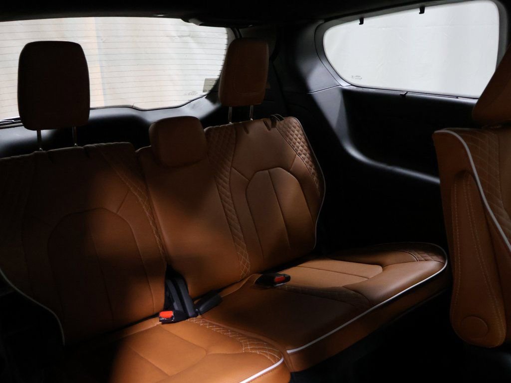 New 2026 Chrysler Pacifica Pinnacle w/ Trailer Tow Group image 19