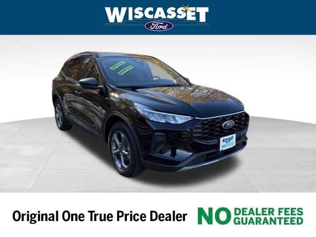 Used 2025 Ford Escape ST-Line w/ Cold Weather Package image 1