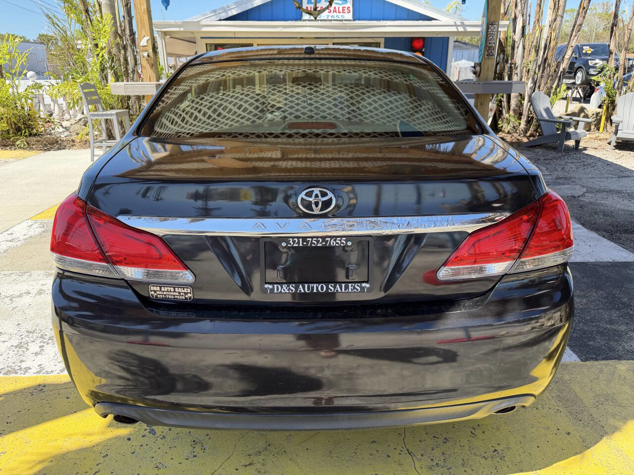 Used 2011 Toyota Avalon Limited FWD image 7