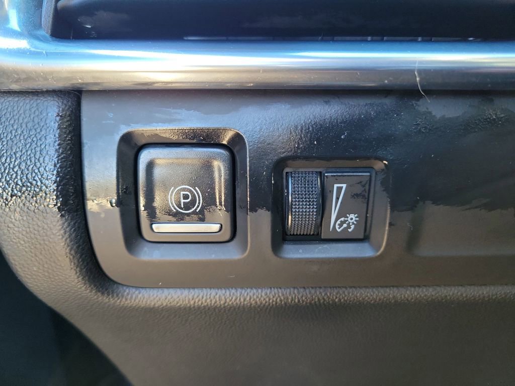 Used 2020 Cadillac XT4 Sport w/ Driver Awareness Package image 23