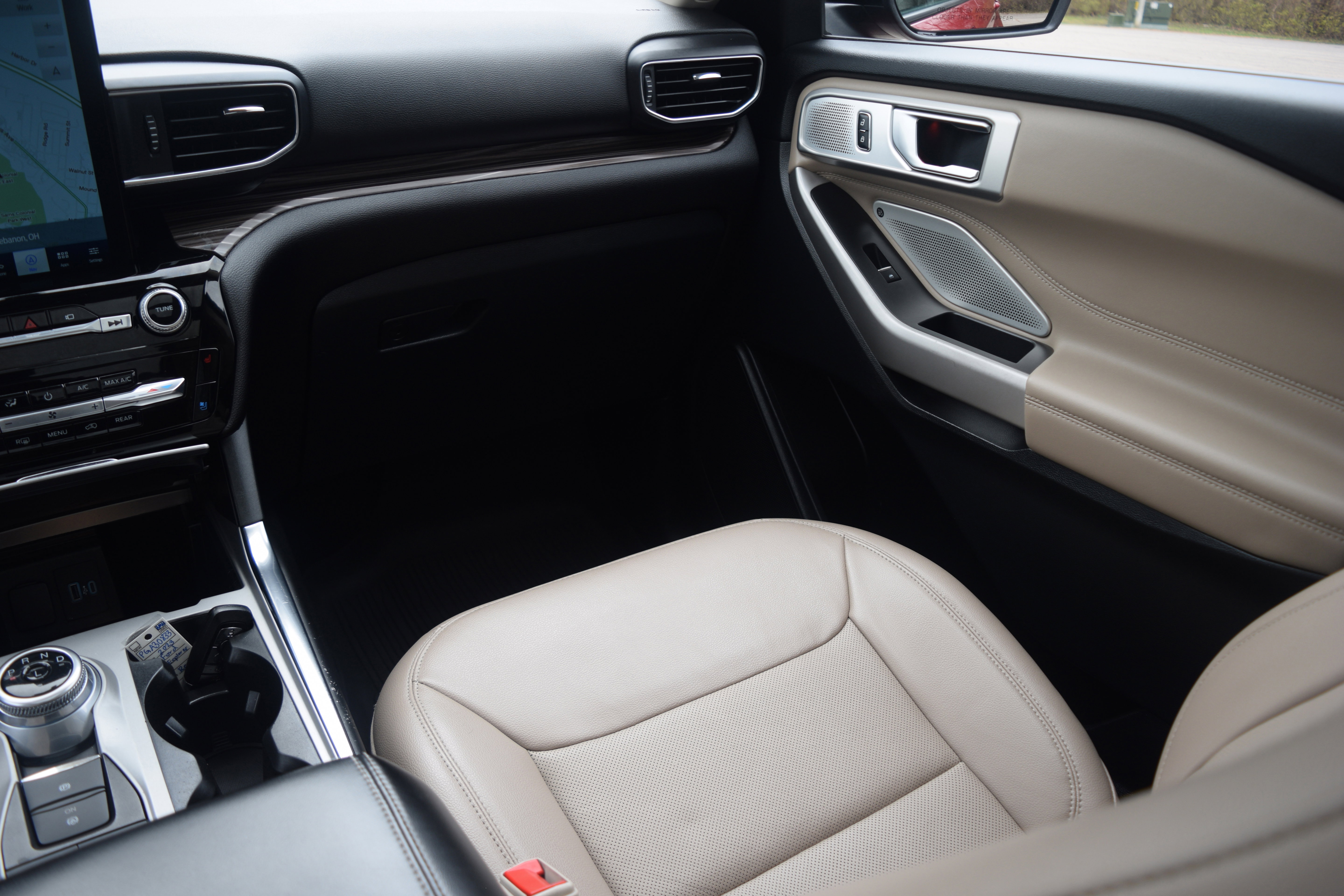 Used 2023 Ford Explorer Limited w/ Limited Technology Package image 14