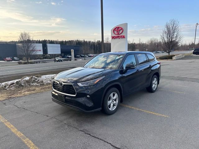 Used 2023 Toyota Highlander LE image 7